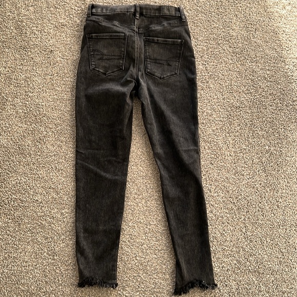 Women’s American Eagle Hi-Rise Black Denim Jeggings. Size 4. - Picture 4 of 10